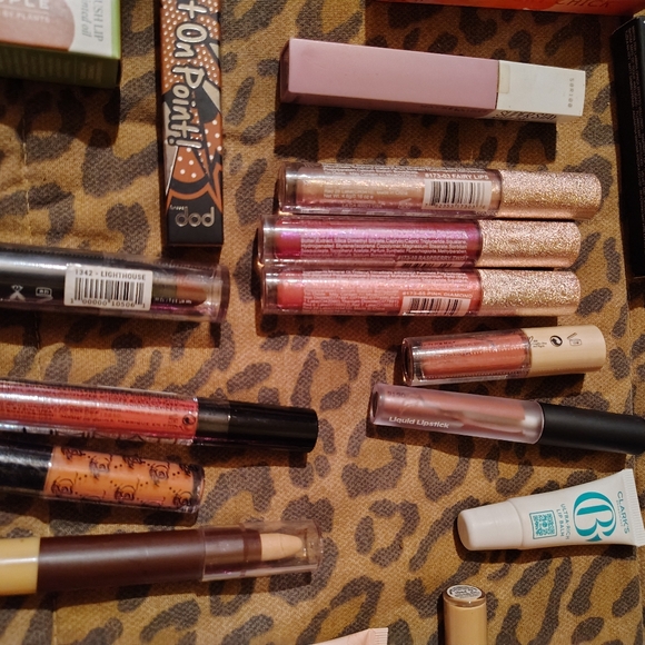 Women's lip & face lot X 26 - Picture 2 of 5